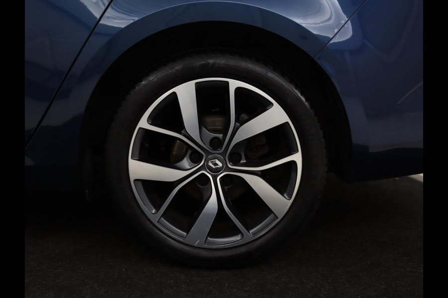 Renault Mégane 1.2 TCe Bose | Trekhaak | Half leder | Camera | Massage | Navigatie | Climate control | Park Assist | Cruise control | Keyless
