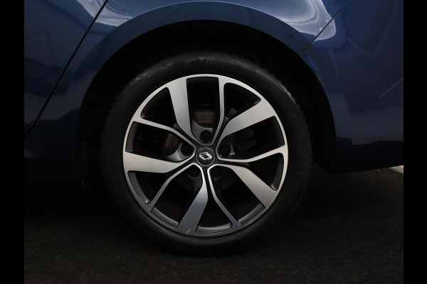 Renault Mégane 1.2 TCe Bose | Trekhaak | Half leder | Camera | Massage | Navigatie | Climate control | Park Assist | Cruise control | Keyless
