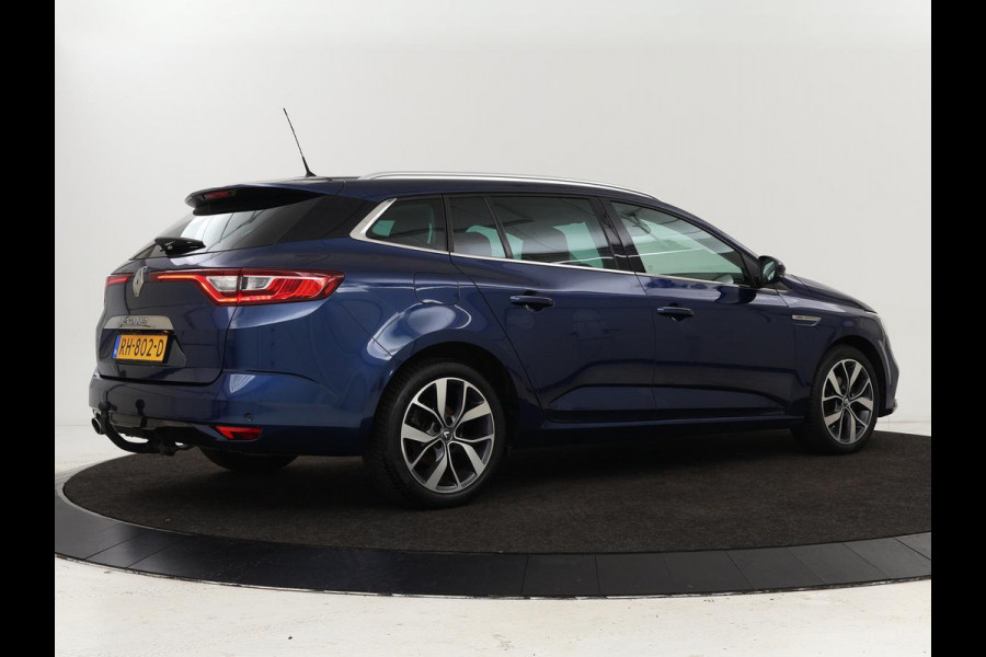 Renault Mégane 1.2 TCe Bose | Trekhaak | Half leder | Camera | Massage | Navigatie | Climate control | Park Assist | Cruise control | Keyless