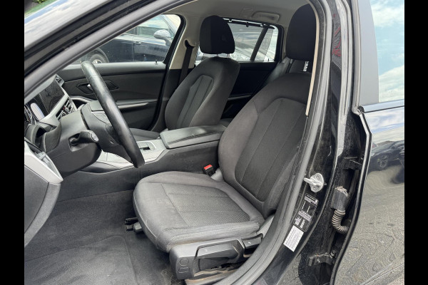 BMW 3 Serie Touring 320d High Executive Edition | Navigatie | Parkeersensoren | 18 Inch Lichtmetalen Velgen | Climate Control | Stoelverwarming |