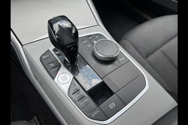 BMW 3 Serie Touring 320d High Executive Edition | Navigatie | Parkeersensoren | 18 Inch Lichtmetalen Velgen | Climate Control | Stoelverwarming |