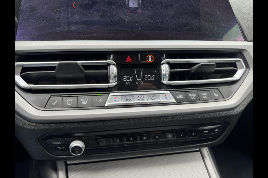 BMW 3 Serie Touring 320d High Executive Edition | Navigatie | Parkeersensoren | 18 Inch Lichtmetalen Velgen | Climate Control | Stoelverwarming |