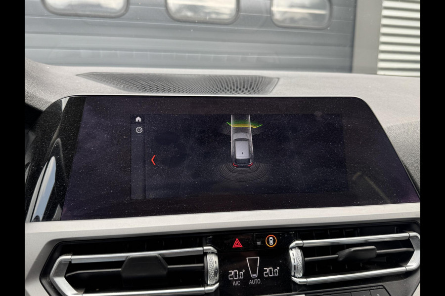 BMW 3 Serie Touring 320d High Executive Edition | Navigatie | Parkeersensoren | 18 Inch Lichtmetalen Velgen | Climate Control | Stoelverwarming |