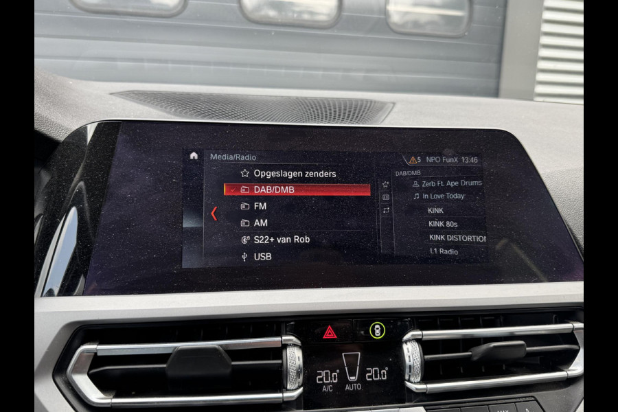BMW 3 Serie Touring 320d High Executive Edition | Navigatie | Parkeersensoren | 18 Inch Lichtmetalen Velgen | Climate Control | Stoelverwarming |
