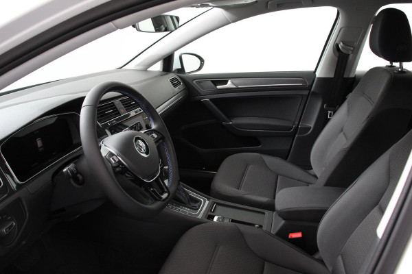 Volkswagen e-Golf e-Golf |  Navigatie | Climate control | Digitale Cockpit | Led | Stoelverwarming | Camera |