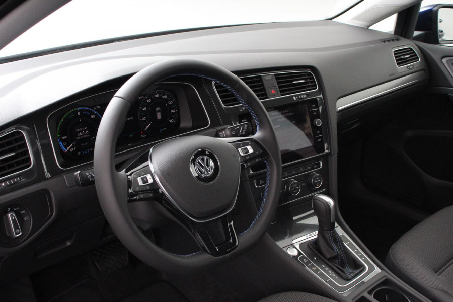Volkswagen e-Golf e-Golf |  Navigatie | Climate control | Digitale Cockpit | Led | Stoelverwarming | Camera |