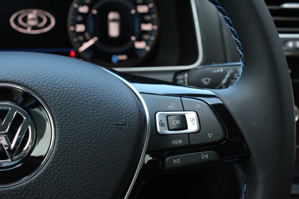 Volkswagen e-Golf e-Golf |  Navigatie | Climate control | Digitale Cockpit | Led | Stoelverwarming | Camera |