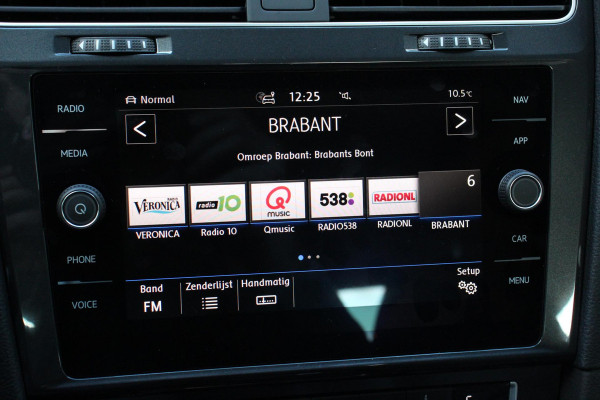 Volkswagen e-Golf e-Golf |  Navigatie | Climate control | Digitale Cockpit | Led | Stoelverwarming | Camera |