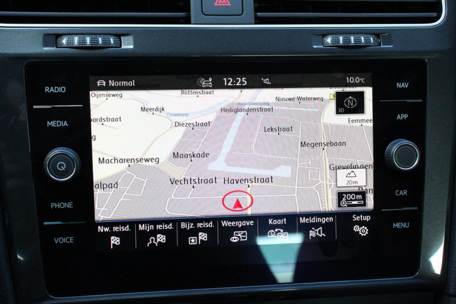 Volkswagen e-Golf e-Golf |  Navigatie | Climate control | Digitale Cockpit | Led | Stoelverwarming | Camera |