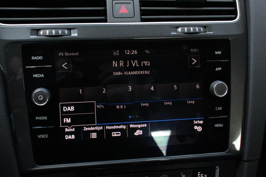 Volkswagen e-Golf e-Golf |  Navigatie | Climate control | Digitale Cockpit | Led | Stoelverwarming | Camera |