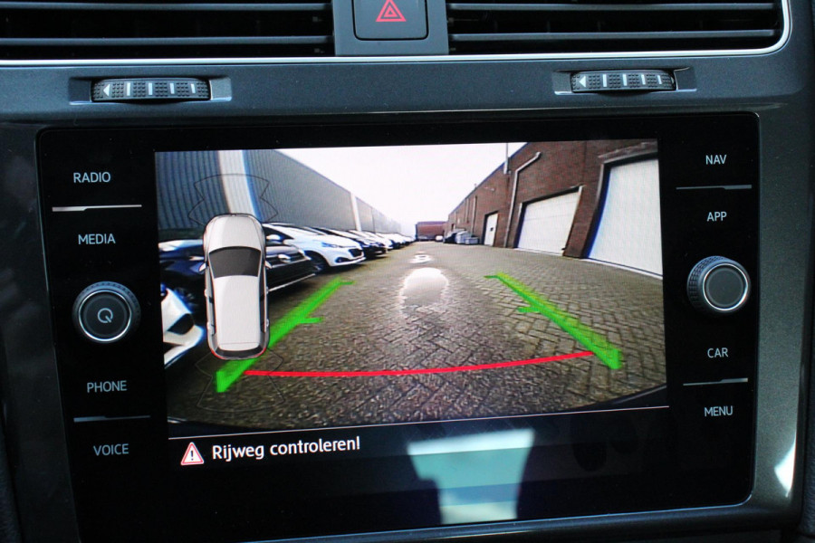 Volkswagen e-Golf e-Golf |  Navigatie | Climate control | Digitale Cockpit | Led | Stoelverwarming | Camera |