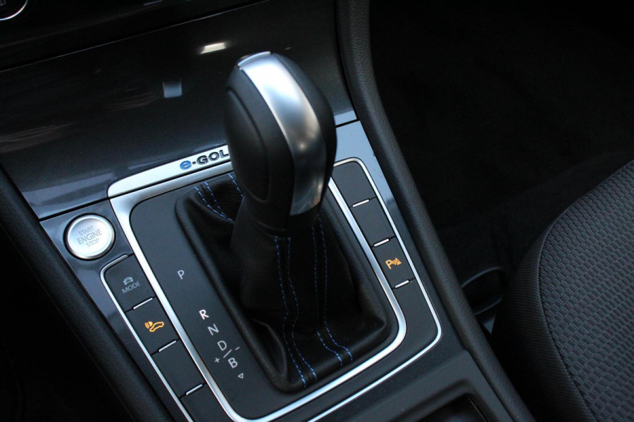 Volkswagen e-Golf e-Golf |  Navigatie | Climate control | Digitale Cockpit | Led | Stoelverwarming | Camera |