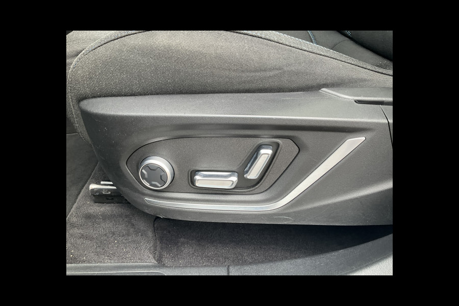 Lynk & Co 01 1.5 PHEV 262pk 360°Cam Carplay Pano.dak Stoelverw. Incl BTW Plug-in
