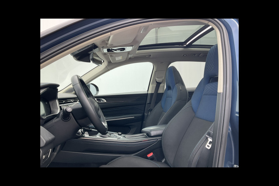 Lynk & Co 01 1.5 PHEV 262pk 360°Cam Carplay Pano.dak Stoelverw. Incl BTW Plug-in