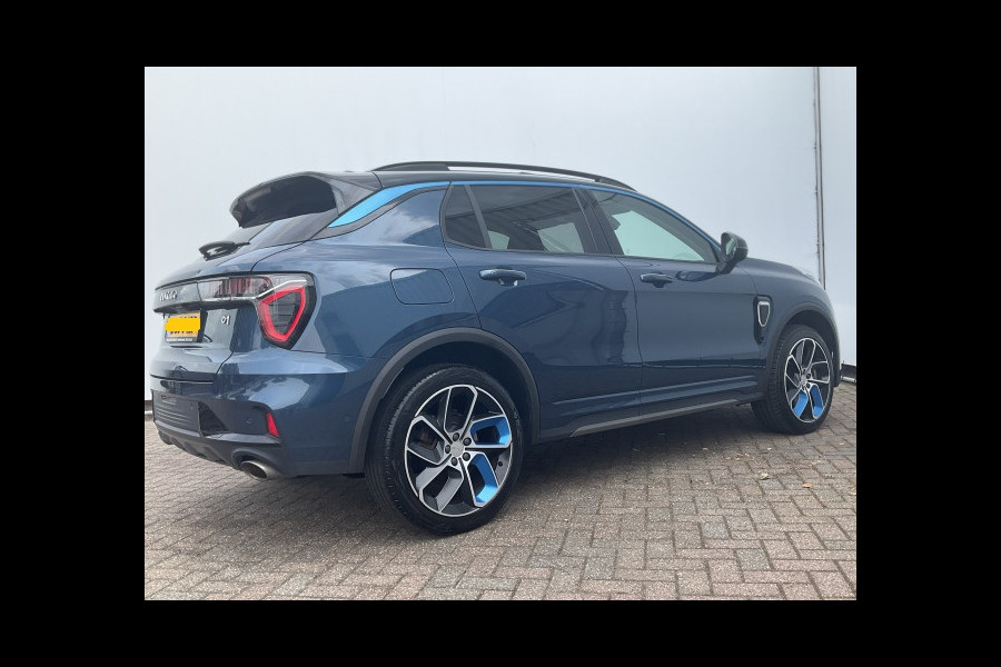 Lynk & Co 01 1.5 PHEV 262pk 360°Cam Carplay Pano.dak Stoelverw. Incl BTW Plug-in