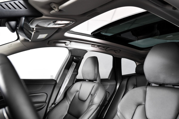 Volvo XC60 2.0 T6 Plug-in hybrid AWD Plus Dark | S/K-Panodak | Dig. Cockpit | Adapt. Cruise | Memory Stoelen | Elek. Klep | Stoel-+stuurverw. | 360 Camera | Harman/Kardon | NAV+App. Connect | LM 19" | 9452