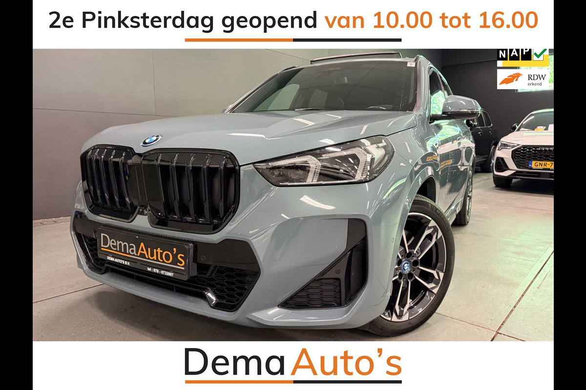 BMW X1 XDrive30e M-SPORT 327PK PANO/LEDER/H-KARDON/H-UP/NAVI/LED/DAB/CARPLAY// BMW X1 XDrive30e M-SPORT 327PK PANO/LEDER/H-KARDON/H-UP/NAVI/LED/DAB/CARPLAY//