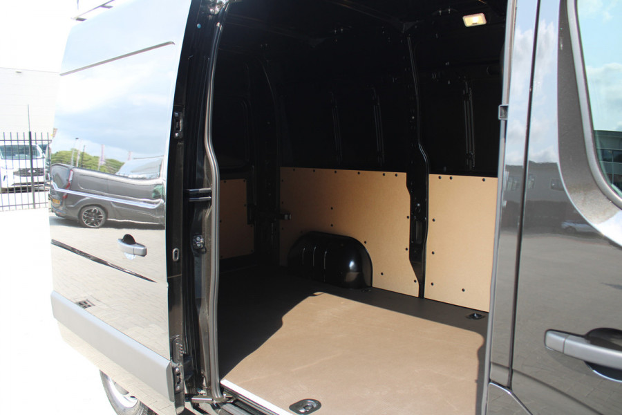 Renault Master T35 2.3 dCi 150pk L2H2 - Navigatie - Camera - Blind Spot - 105l tank - Imprial - Zonneklep - Rijklaar