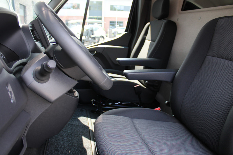 Renault Master T35 2.3 dCi 150pk L2H2 - Navigatie - Camera - Blind Spot - 105l tank - Imprial - Zonneklep - Rijklaar