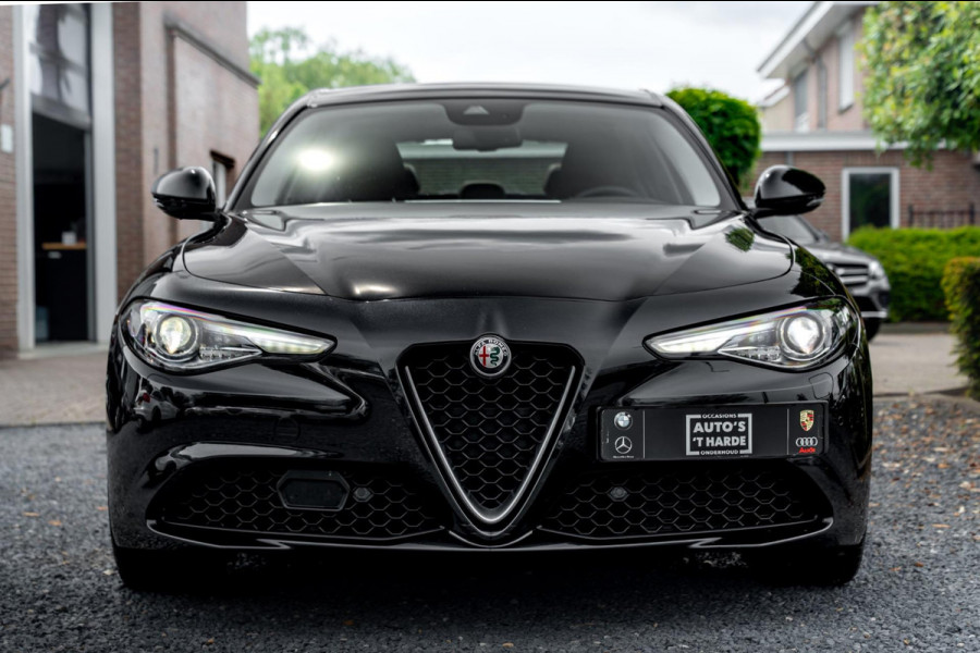 Alfa Romeo Giulia 2.0T Super 200 Pk Aut. Camera Keyless Xenon 18''