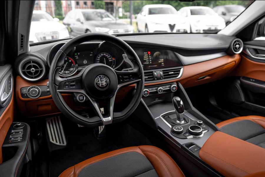 Alfa Romeo Giulia 2.0T Super 200 Pk Aut. Camera Keyless Xenon 18''