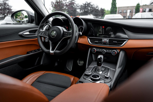 Alfa Romeo Giulia 2.0T Super 200 Pk Aut. Camera Keyless Xenon 18''