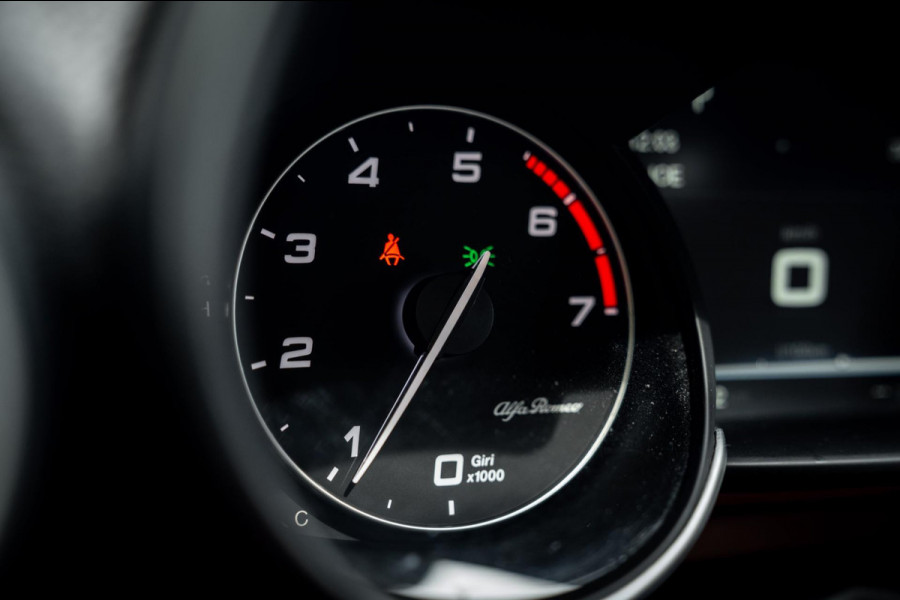 Alfa Romeo Giulia 2.0T Super 200 Pk Aut. Camera Keyless Xenon 18''
