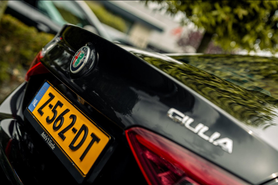 Alfa Romeo Giulia 2.0T Super 200 Pk Aut. Camera Keyless Xenon 18''