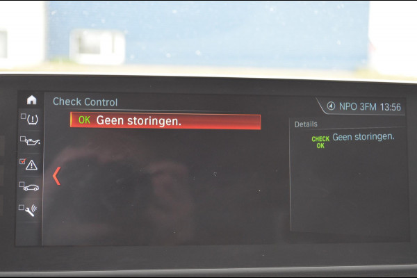 BMW 5 Serie 540i xDrive Touring 340 pk M-sport / 21" / Blackline