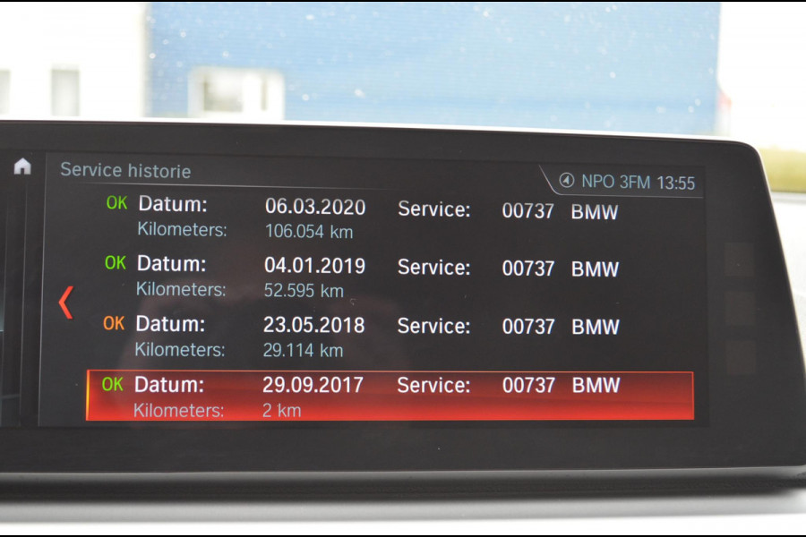 BMW 5 Serie 540i xDrive Touring 340 pk M-sport / 21" / Blackline