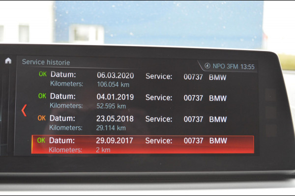 BMW 5 Serie 540i xDrive Touring 340 pk M-sport / 21" / Blackline