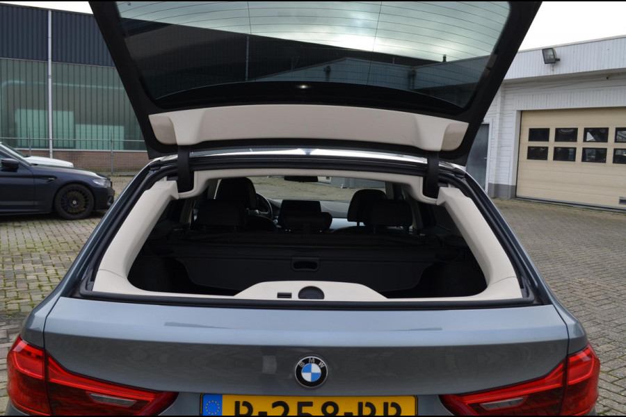 BMW 5 Serie 540i xDrive Touring 340 pk M-sport / 21" / Blackline