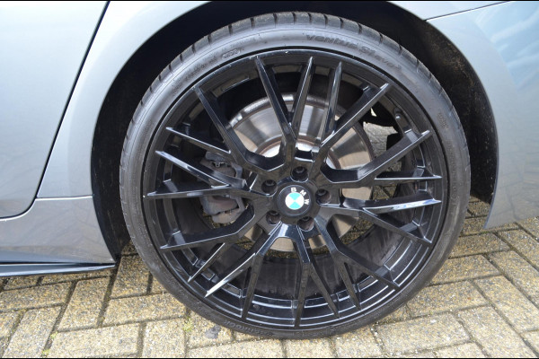 BMW 5 Serie 540i xDrive Touring 340 pk M-sport / 21" / Blackline