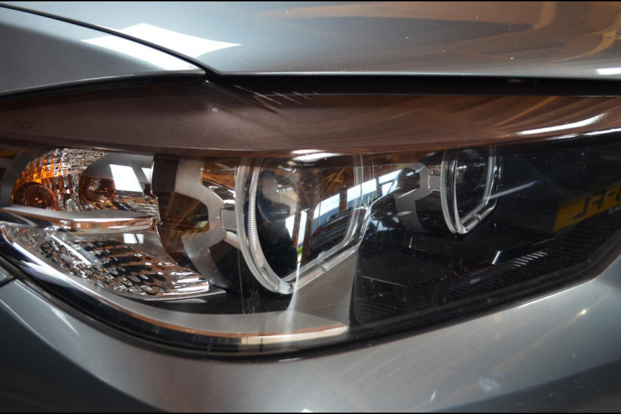 BMW 5 Serie 540i xDrive Touring 340 pk M-sport / 21" / Blackline