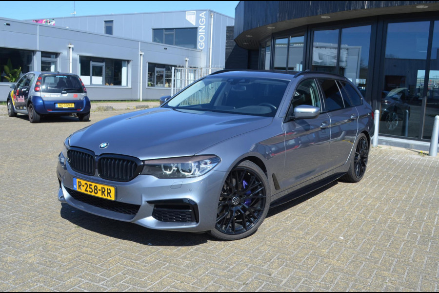 BMW 5 Serie 540i xDrive Touring 340 pk M-sport / 21" / Blackline