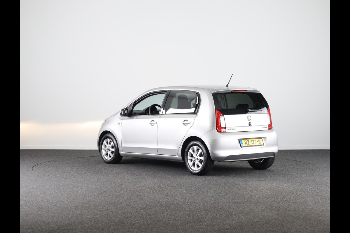 Škoda Citigo 1.0 Greentech Ambition 60pk | Airconditioning | Lichtmetalen velgen | Cruise controle Škoda Citigo 1.0 Greentech Ambition 60pk | Airconditioning | Lichtmetalen velgen | Cruise controle