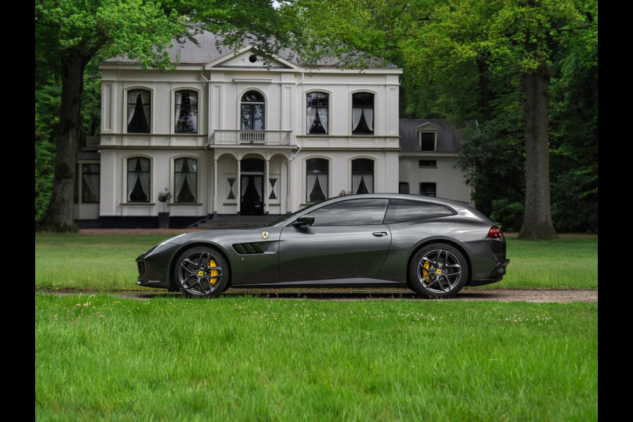 Ferrari GTC4 Lusso T 3.9 V8 | Lift | Pano-dak | Pass. display | 360 cam | Adapt. koplampen | Orig. NL