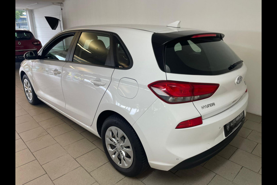 Hyundai i30 1.4 T-GDI Comfort AIRCO NAVI CRUISE BLUETOOTH STOELVERW ELEK RAMEN CENT VERG PDC 5DRS NIEUWSTAAT