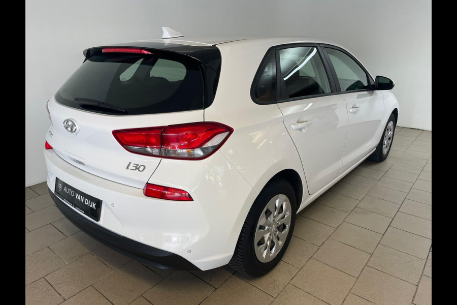 Hyundai i30 1.4 T-GDI Comfort AIRCO NAVI CRUISE BLUETOOTH STOELVERW ELEK RAMEN CENT VERG PDC 5DRS NIEUWSTAAT