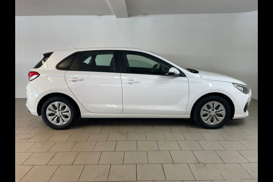Hyundai i30 1.4 T-GDI Comfort AIRCO NAVI CRUISE BLUETOOTH STOELVERW ELEK RAMEN CENT VERG PDC 5DRS NIEUWSTAAT