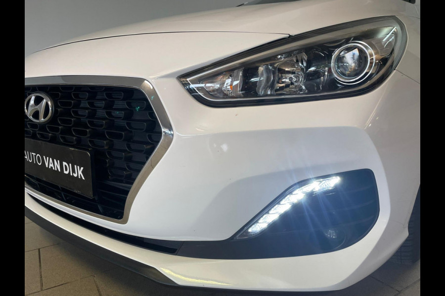 Hyundai i30 1.4 T-GDI Comfort AIRCO NAVI CRUISE BLUETOOTH STOELVERW ELEK RAMEN CENT VERG PDC 5DRS NIEUWSTAAT