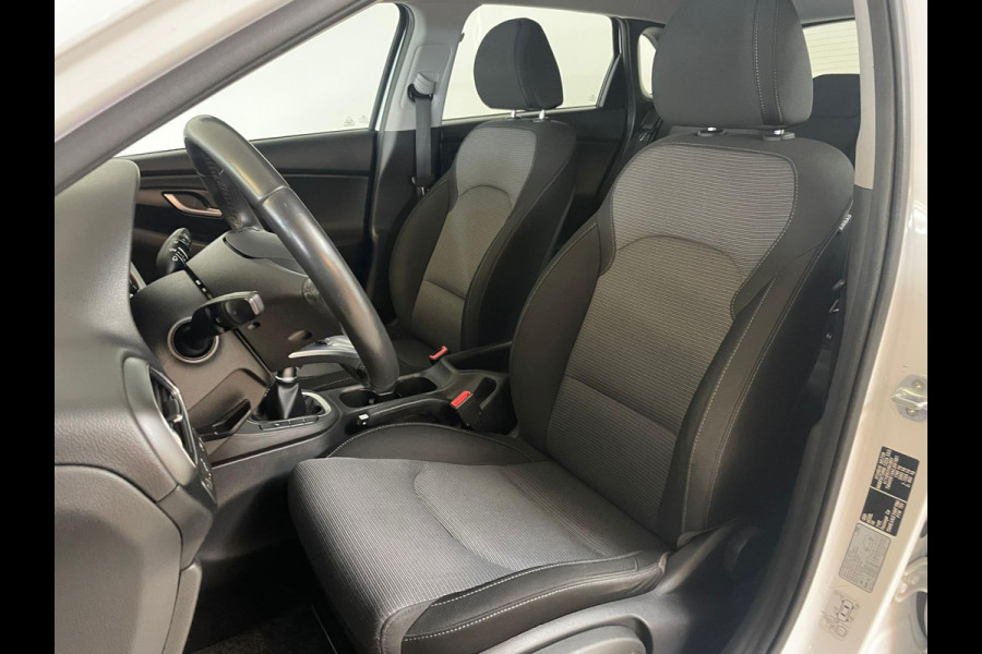 Hyundai i30 1.4 T-GDI Comfort AIRCO NAVI CRUISE BLUETOOTH STOELVERW ELEK RAMEN CENT VERG PDC 5DRS NIEUWSTAAT