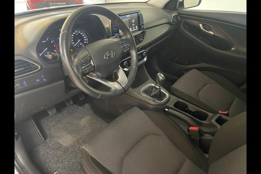 Hyundai i30 1.4 T-GDI Comfort AIRCO NAVI CRUISE BLUETOOTH STOELVERW ELEK RAMEN CENT VERG PDC 5DRS NIEUWSTAAT