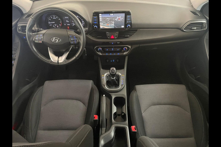 Hyundai i30 1.4 T-GDI Comfort AIRCO NAVI CRUISE BLUETOOTH STOELVERW ELEK RAMEN CENT VERG PDC 5DRS NIEUWSTAAT