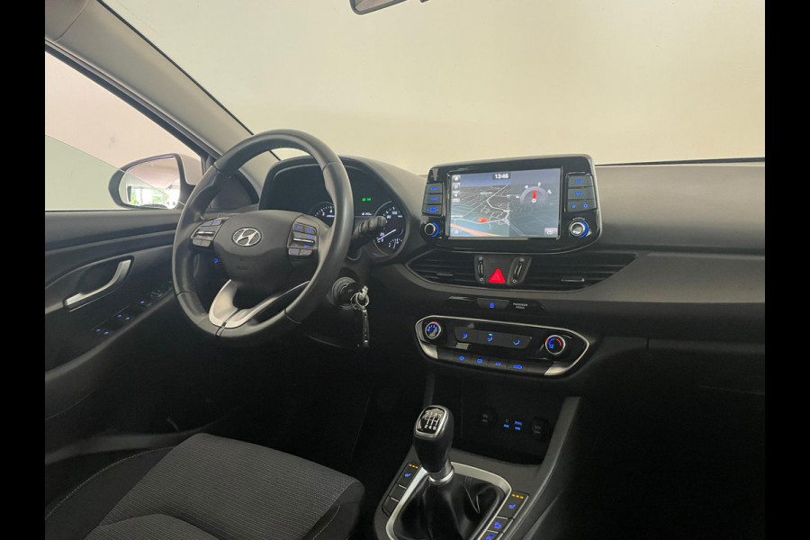 Hyundai i30 1.4 T-GDI Comfort AIRCO NAVI CRUISE BLUETOOTH STOELVERW ELEK RAMEN CENT VERG PDC 5DRS NIEUWSTAAT