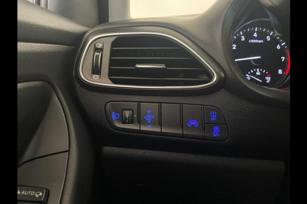 Hyundai i30 1.4 T-GDI Comfort AIRCO NAVI CRUISE BLUETOOTH STOELVERW ELEK RAMEN CENT VERG PDC 5DRS NIEUWSTAAT