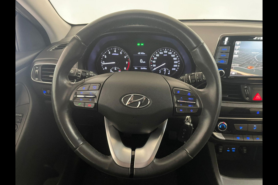 Hyundai i30 1.4 T-GDI Comfort AIRCO NAVI CRUISE BLUETOOTH STOELVERW ELEK RAMEN CENT VERG PDC 5DRS NIEUWSTAAT