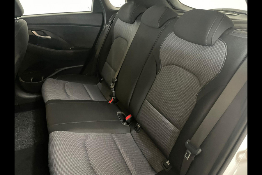 Hyundai i30 1.4 T-GDI Comfort AIRCO NAVI CRUISE BLUETOOTH STOELVERW ELEK RAMEN CENT VERG PDC 5DRS NIEUWSTAAT