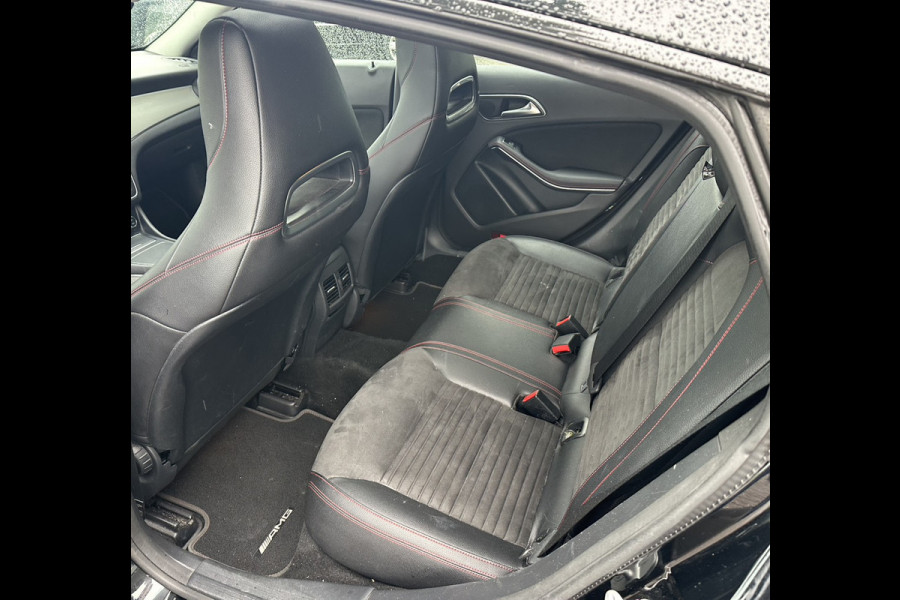Mercedes-Benz CLA-Klasse Shooting Brake 180 Business Solution AMG ** Panodak ** Navigatie ** Stoelverwarming