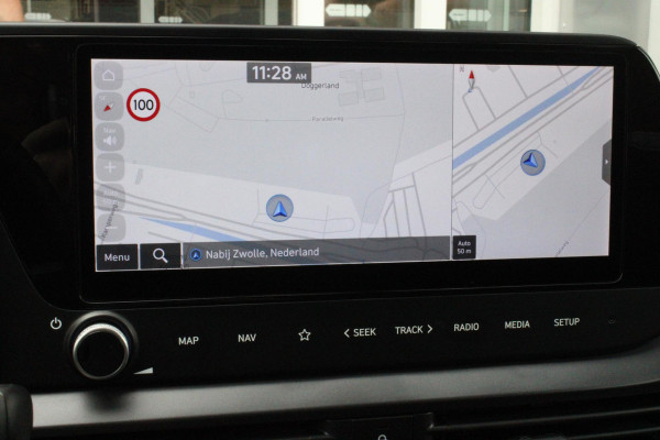 Hyundai Bayon 1.0 T-GDI 100PK AUTOMAAT PREMIUM | ACHTERUITRIJ CAMERA | CLIMATE CONTROL | SFEER VERLICHTING | LED KOPLAMPEN | BOSE AUDIO | STOEL/STUUR VERWARMING | DODEHOEK DETECTIE | KEYLESS ENTRY/START | PARKEERSENSOREN VOOR EN ACHER | APPLE CARPLAY/ANDROID AUTO | DRAADLOZE TEEFOONLADER |